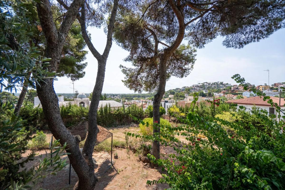 Działka na sprzedaż w Castelldefels, Barcelona photo 3