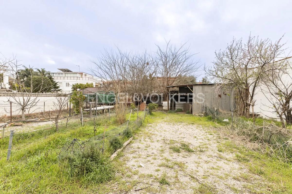 Terreno en venta en Castelldefels, Barcelona photo 3
