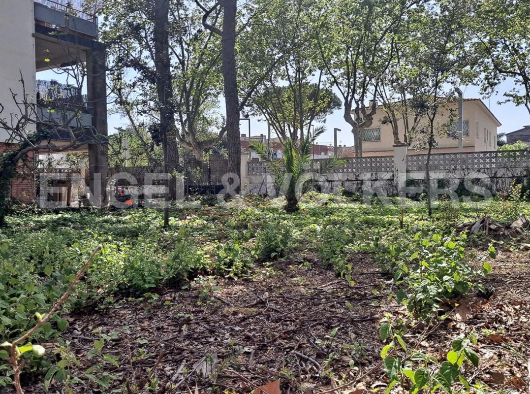 Terreno en venta en Castelldefels, Barcelona photo 3