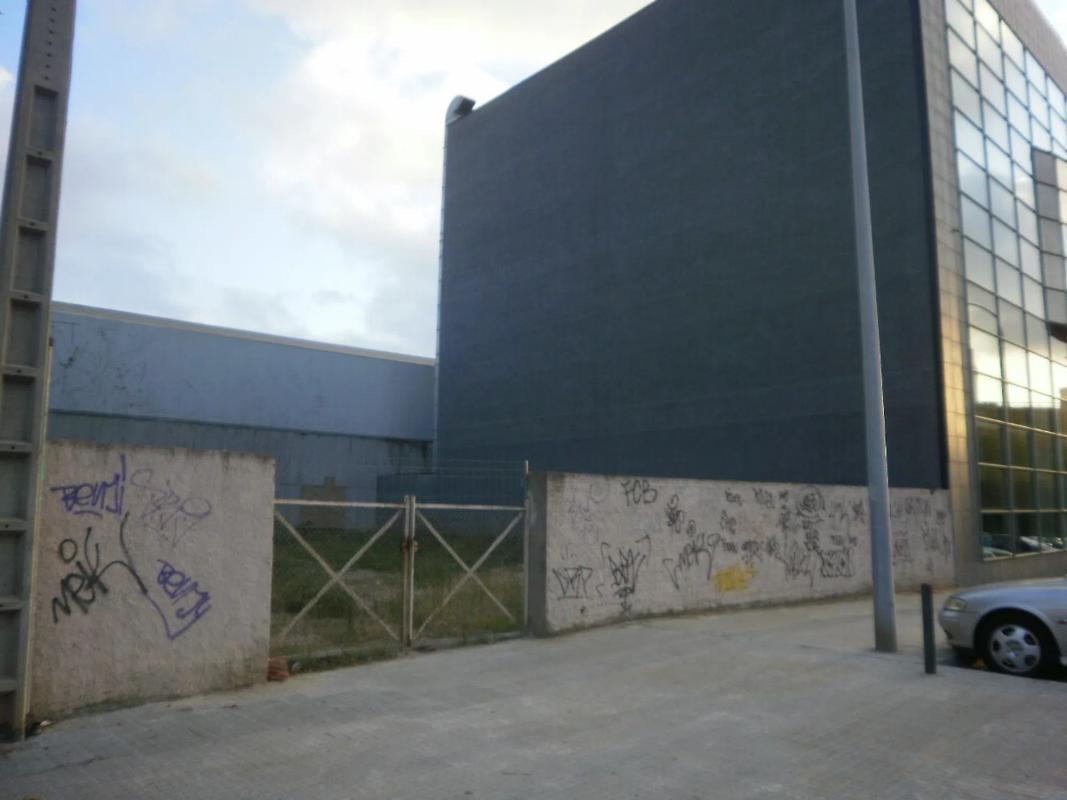 Terreno en venta en Cornellà de Llobregat, Barcelona photo 1