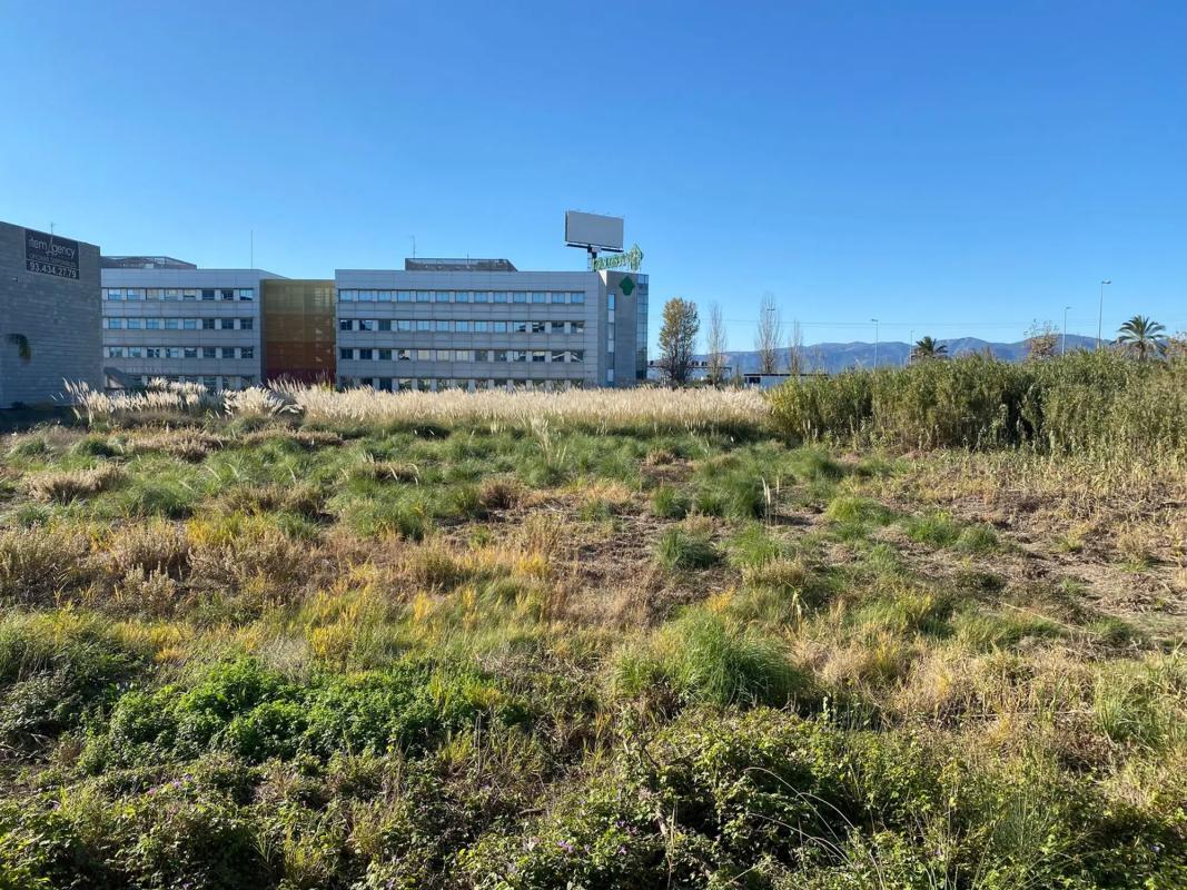 Terreno en venta en El Prat de Llobregat, Barcelona photo 2