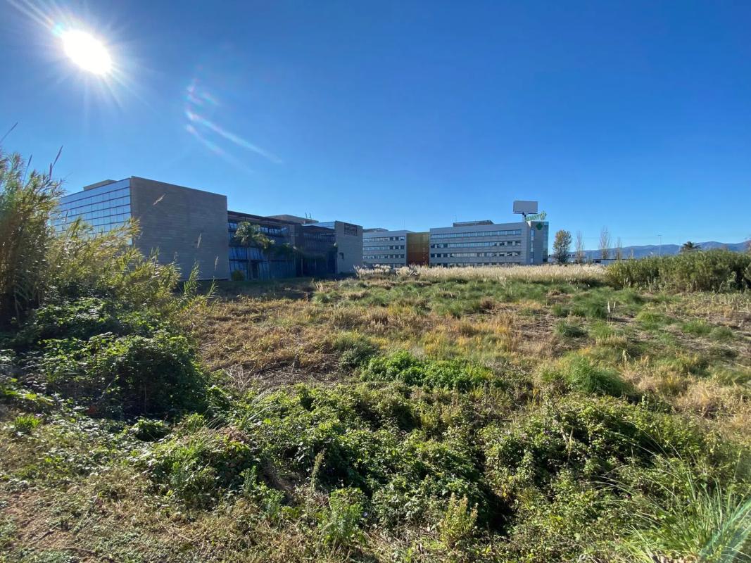 Terreno en venta en El Prat de Llobregat, Barcelona photo 3