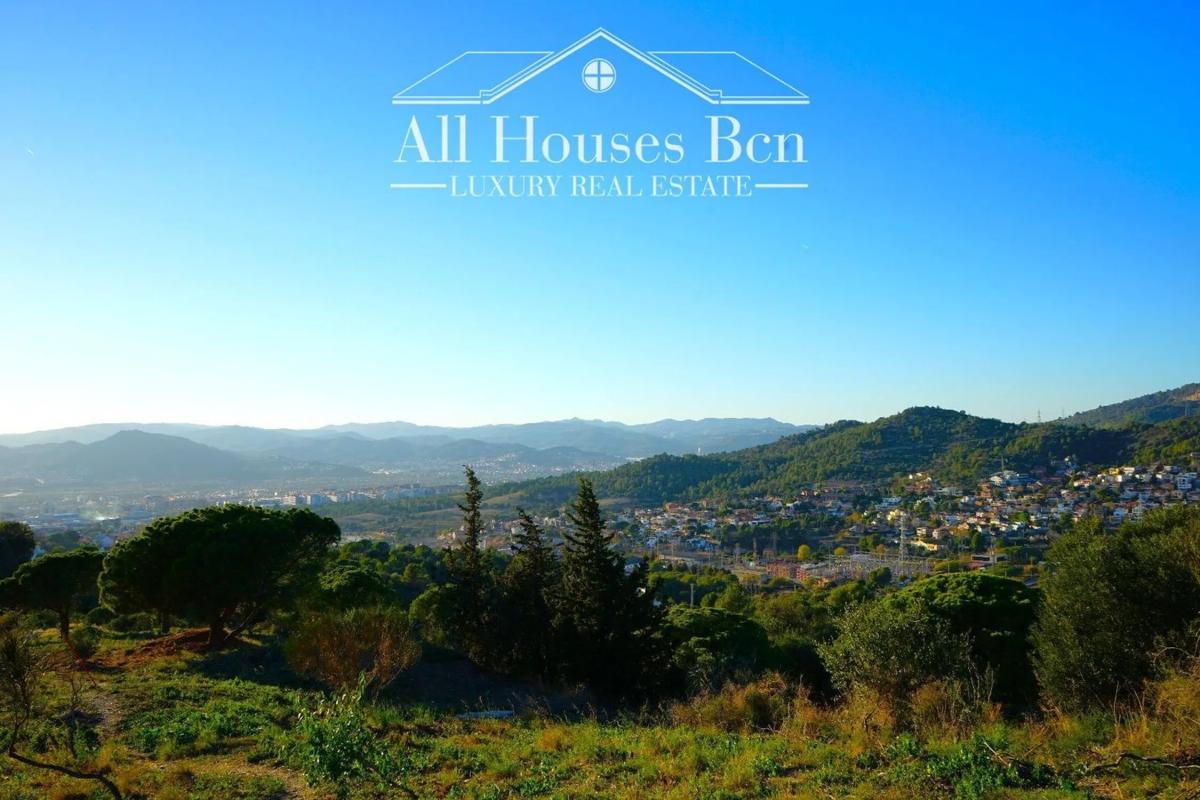 Terreno en venta en Esplugues de Llobregat, Barcelona photo 3
