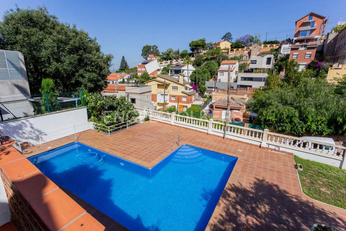 Terreno en venta en Esplugues de Llobregat, Barcelona photo 2