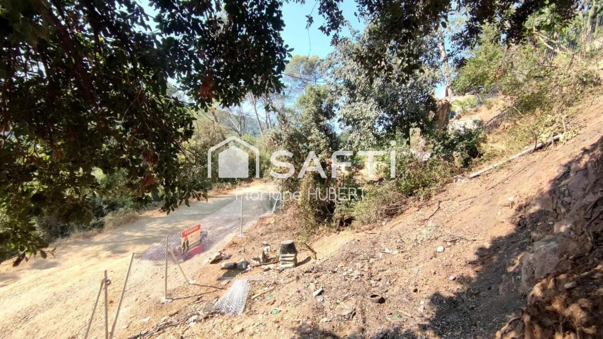 Terreno en venta en Molins de Rei, Barcelona photo 2