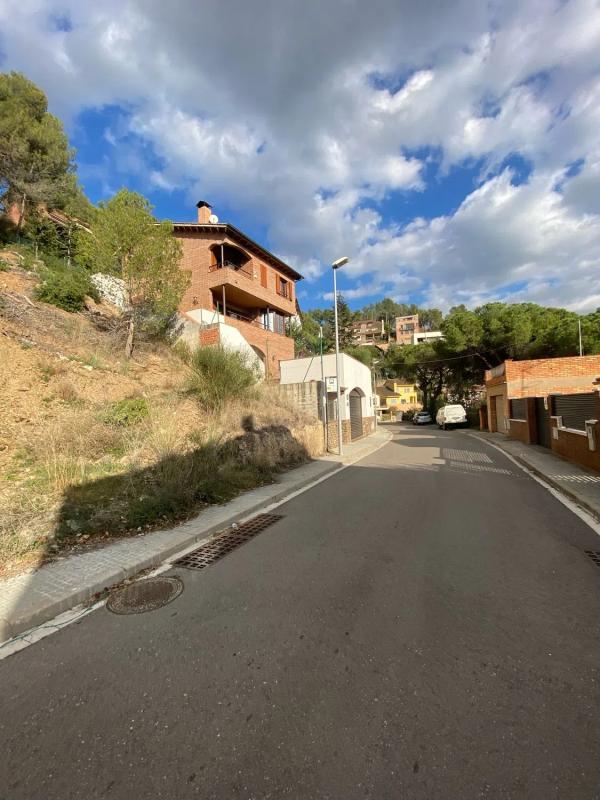 Terreno en venta en Molins de Rei, Barcelona photo 2