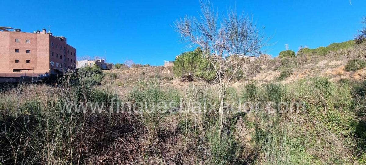 Terreno en venta en Molins de Rei, Barcelona photo 2