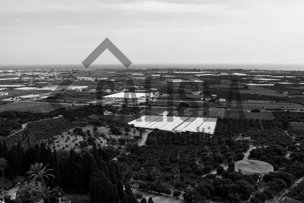 Terreno en venta en Sant Boi de Llobregat, Barcelona photo 2