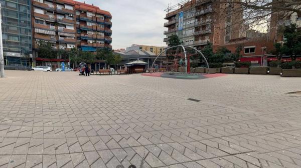 Terreno en Plaça Catalunya - Vinyets photo 2