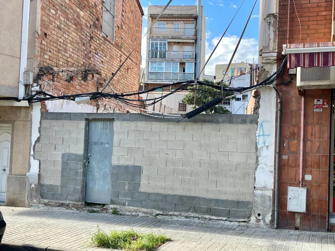 Terreno en venta en Sant Boi de Llobregat, Barcelona photo 1