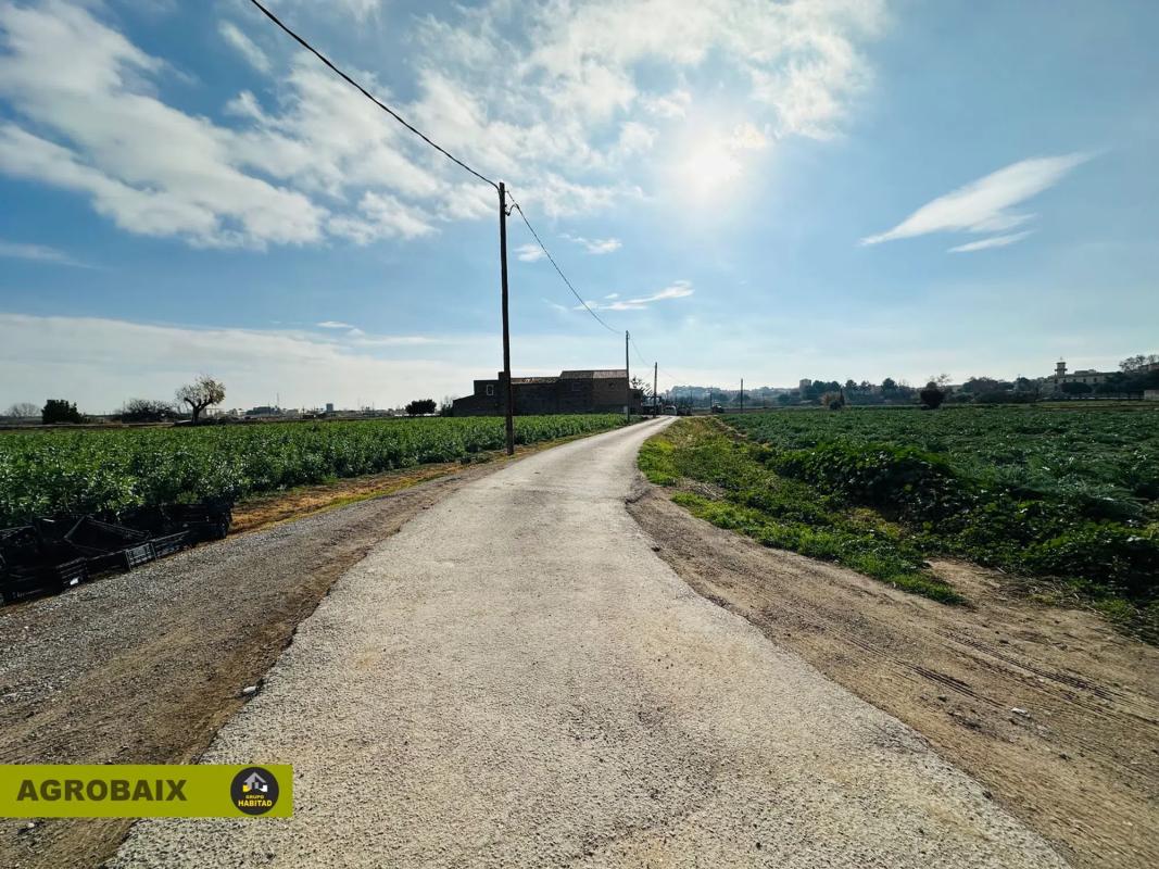 Terreno en venta en Sant Boi de Llobregat, Barcelona photo 3