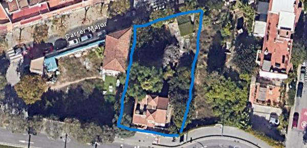 Terreno en calle Major, 77 photo