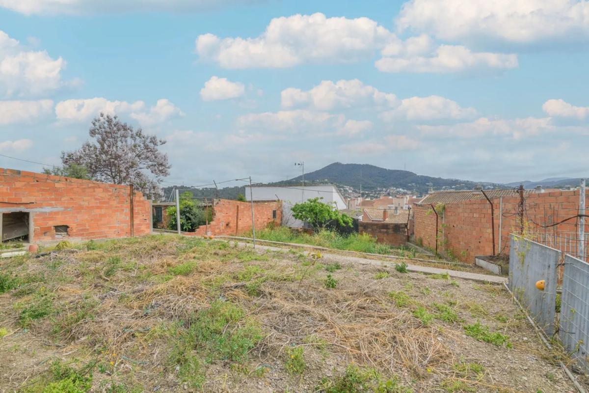 Terreno en venta en Sant Vicenç Dels Horts, Barcelona photo 3