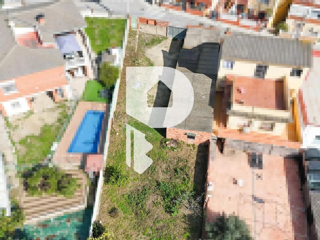Terreno en venta en Sant Vicenç Dels Horts, Barcelona photo 1