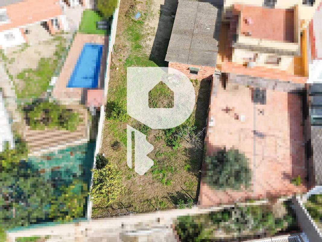 Terreno en venta en Sant Vicenç Dels Horts, Barcelona photo 2
