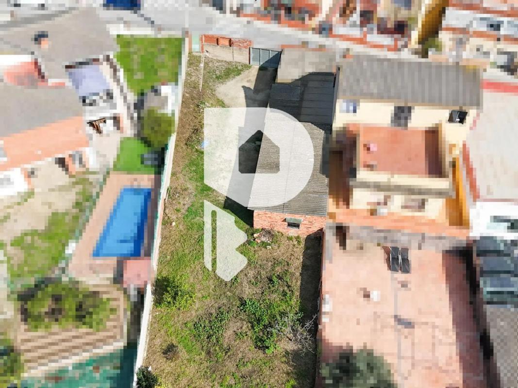 Terreno en venta en Sant Vicenç Dels Horts, Barcelona photo 3