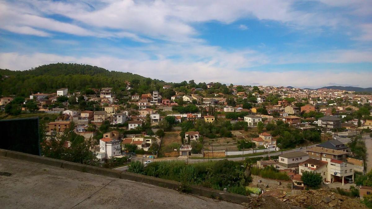 Terreno en venta en Sant Vicenç Dels Horts, Barcelona photo 1