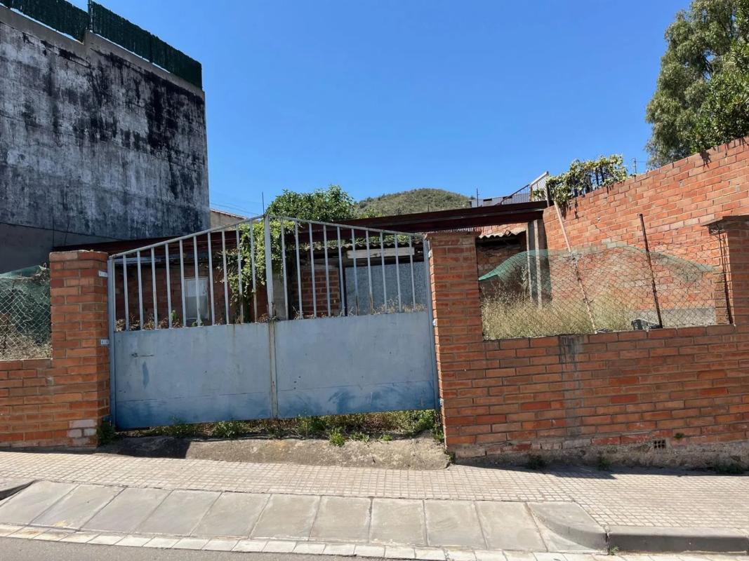Terreno en venta en Sant Vicenç Dels Horts, Barcelona photo 3