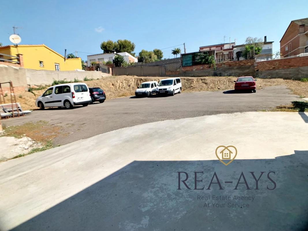 Terreno en venta en Sant Vicenç Dels Horts, Barcelona photo 3