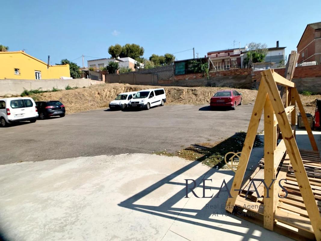 Terreno en venta en Sant Vicenç Dels Horts, Barcelona photo 4