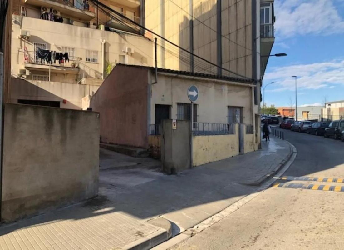 Terreno en venta en Sant Vicenç Dels Horts, Barcelona photo 3