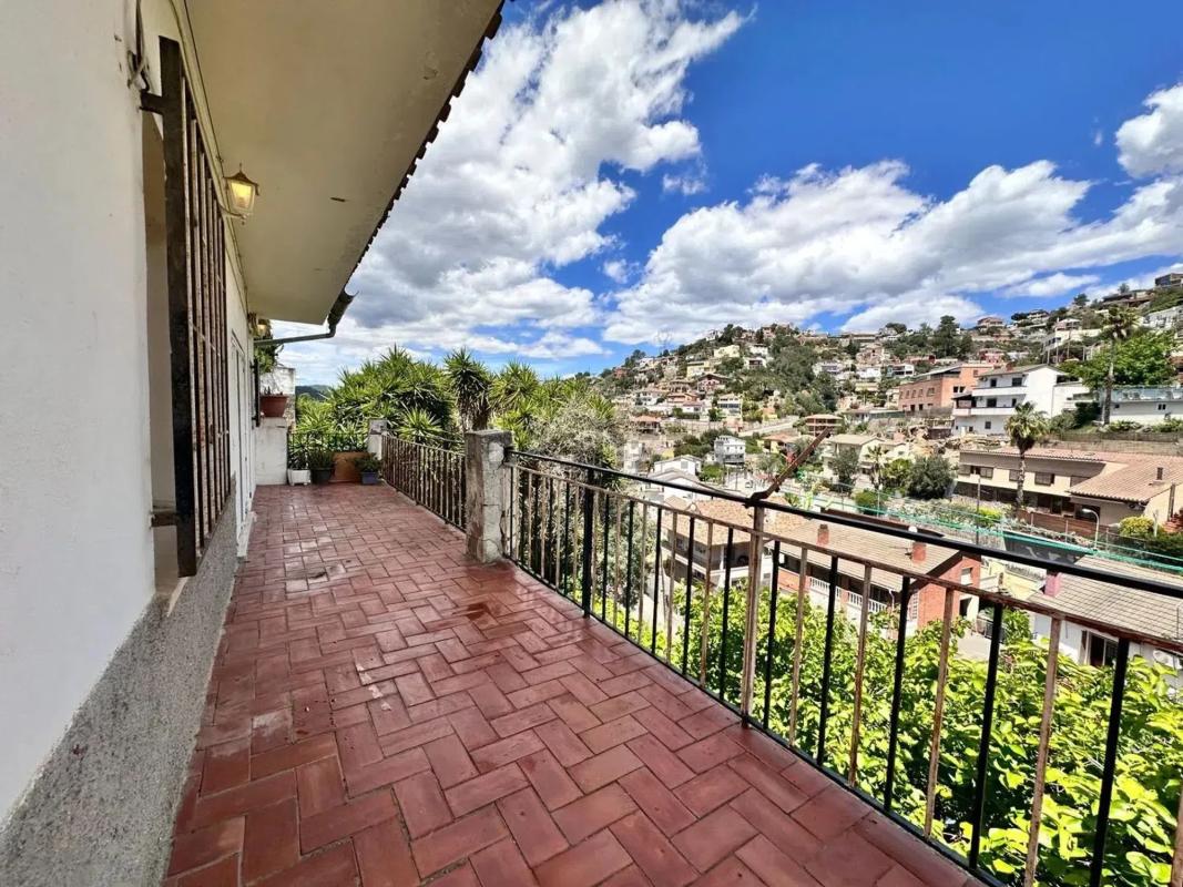 Działka na sprzedaż w Torrelles de Llobregat, Barcelona photo 3