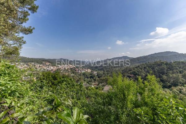 Terreno en Torrelles de Llobregat photo 2