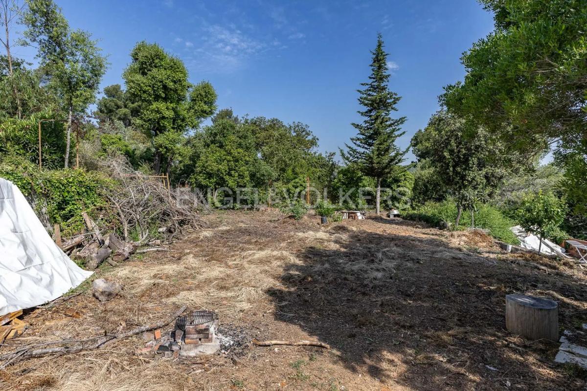 Terreno en venta en Torrelles de Llobregat, Barcelona photo 5