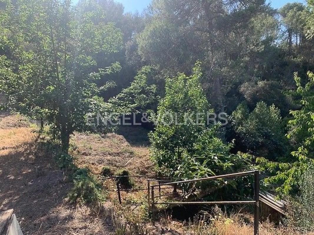 Terreno en venta en Torrelles de Llobregat, Barcelona photo 2