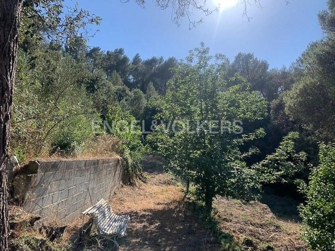 Terreno en venta en Torrelles de Llobregat, Barcelona photo 3