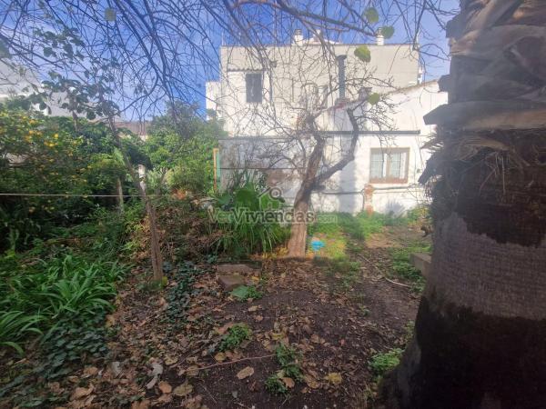 Terreno en calle de Catalunya photo 1