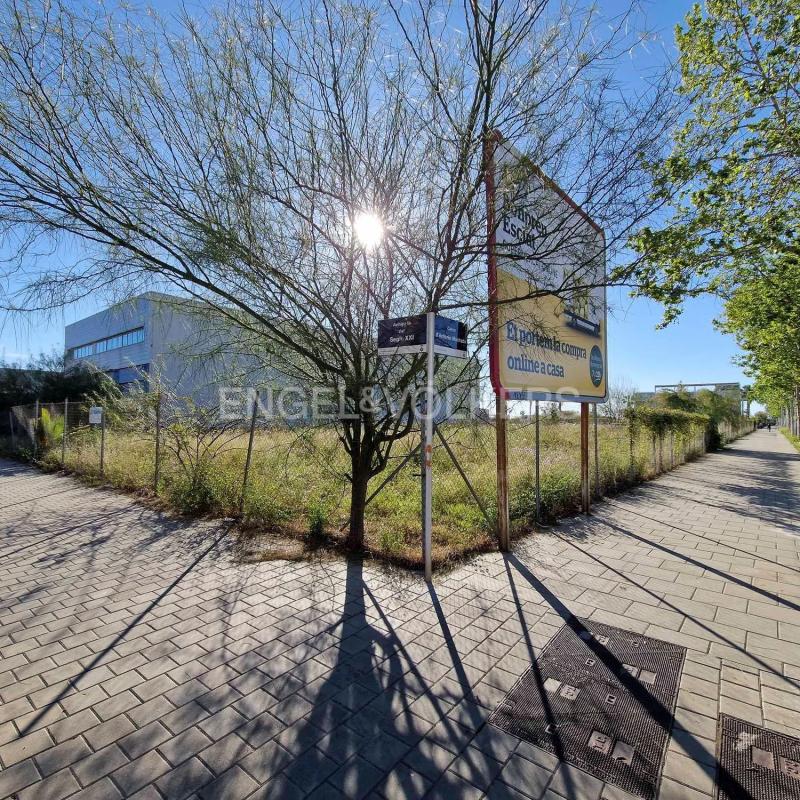 Terreno en venta en Viladecans, Barcelona photo 3