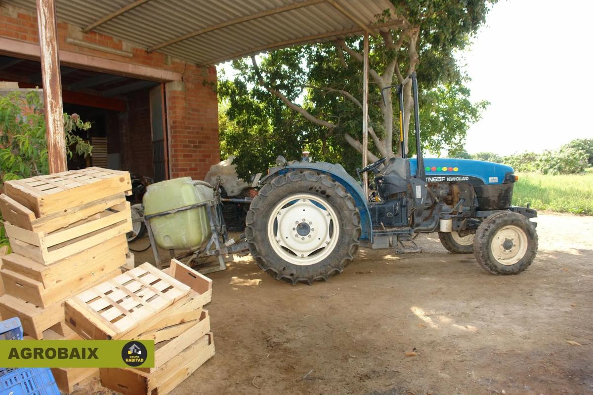 Terreno en venta en Viladecans, Barcelona photo 1