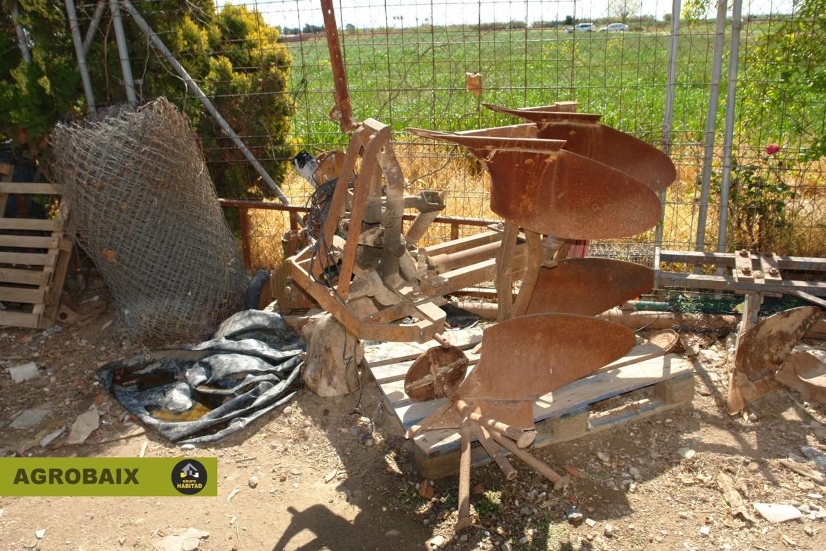 Terreno en venta en Viladecans, Barcelona photo 2