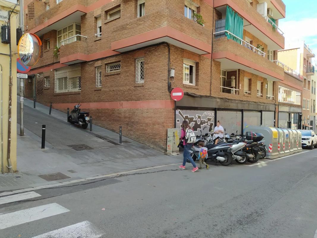 Działka na sprzedaż w Barcelona, Barcelona photo 4