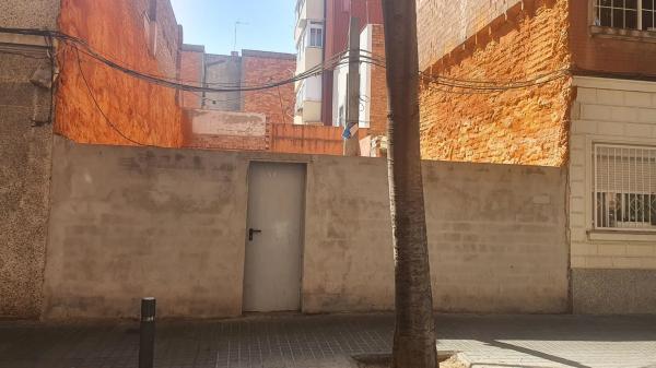 Terreno en calle de Viladrosa s/n thumbnail 2