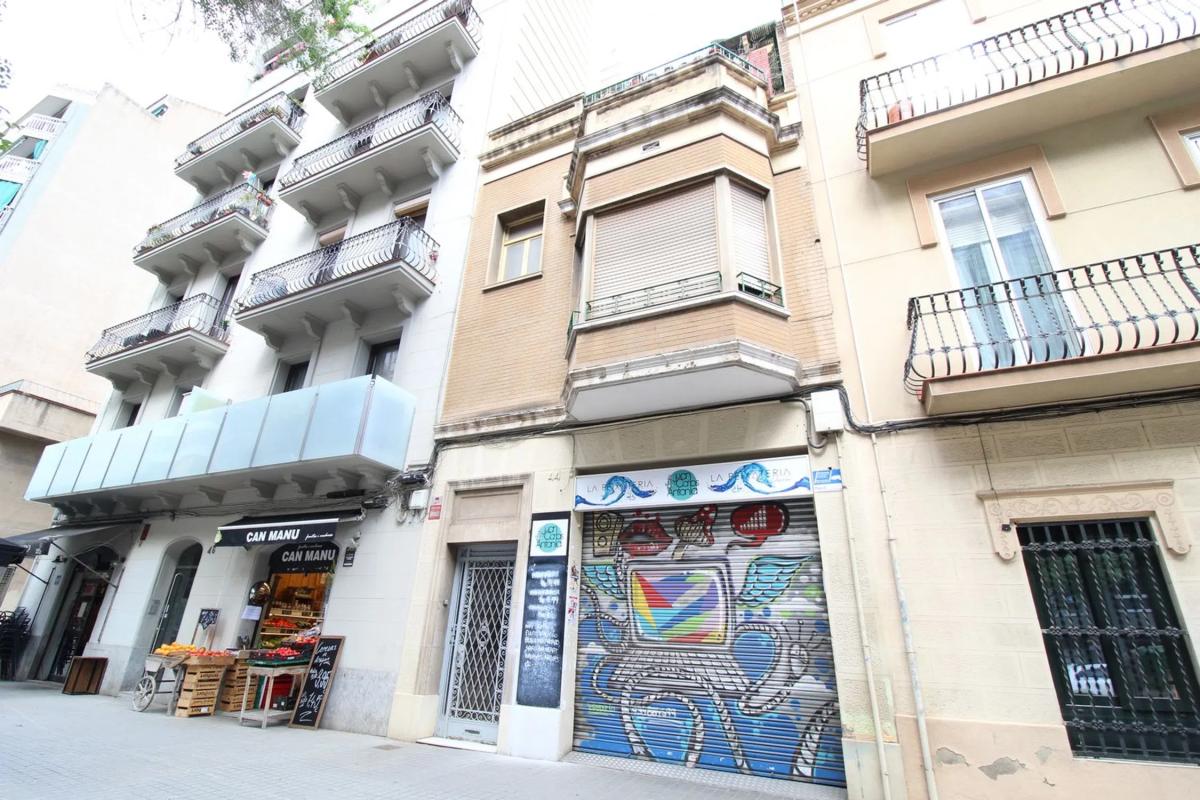 Działka na sprzedaż w Barcelona, Barcelona photo 2