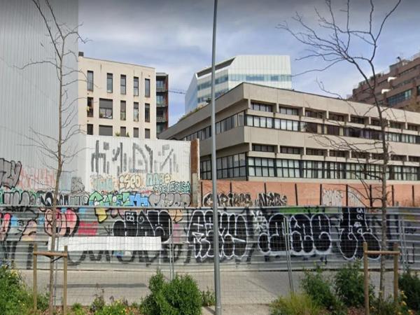 Terreno en calle de Pamplona thumbnail 2