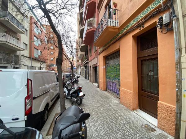 Terreno en calle de Joan Güell photo 1