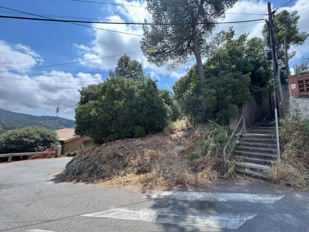 Terreno en venta en Barcelona, Barcelona photo 2
