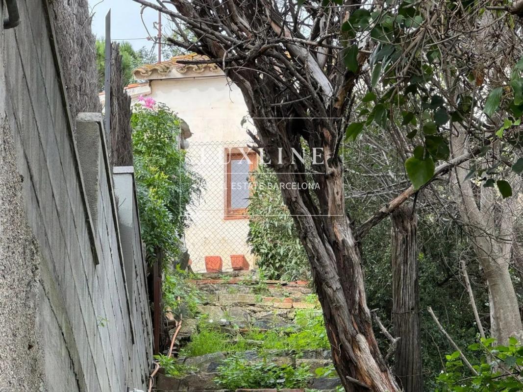Terreno en venta en Barcelona, Barcelona photo 2