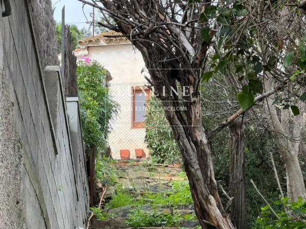 Terreno en calle del Comandant Llança photo 2