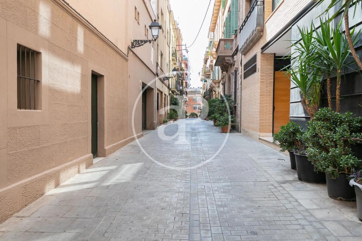 Terreno en venta en Barcelona, Barcelona photo 3