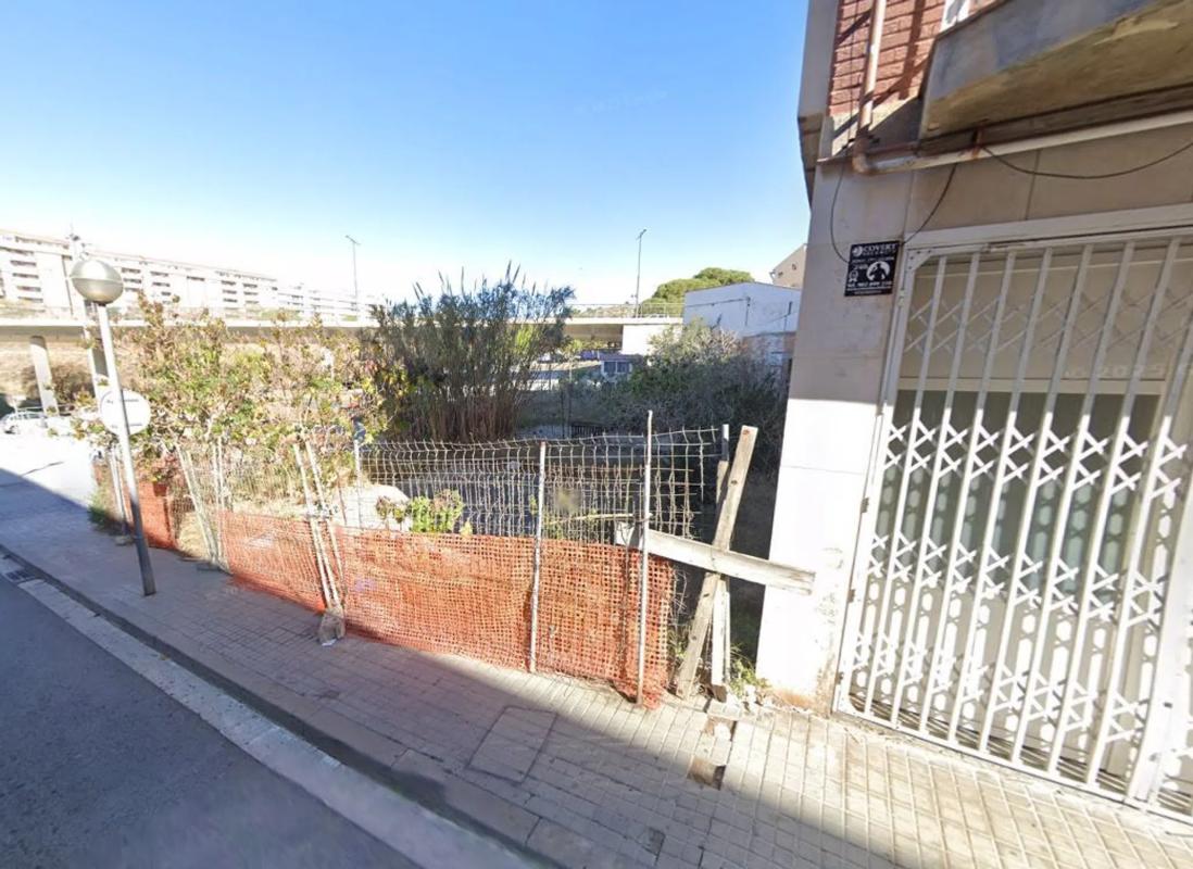 Terreno en venta en Badalona, Barcelona photo 1