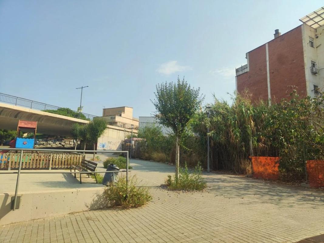 Terreno en venta en Badalona, Barcelona photo 2