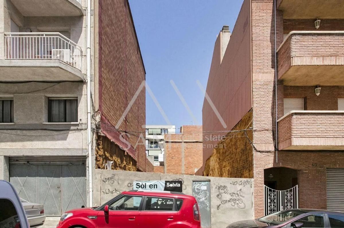 Terreno en venta en Badalona, Barcelona photo 3