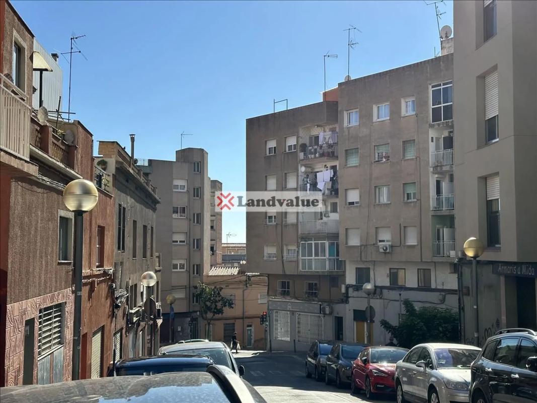 Terreno en venta en Badalona, Barcelona photo 1