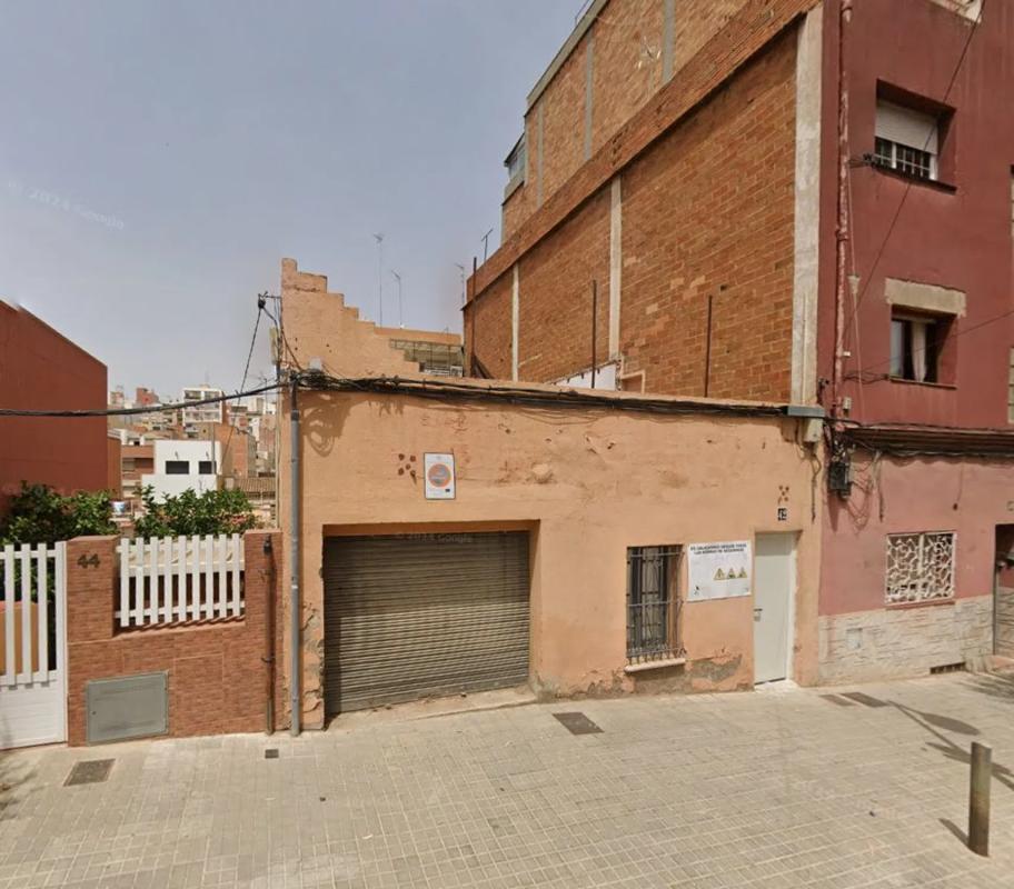 Działka na sprzedaż w Badalona, Barcelona photo 2