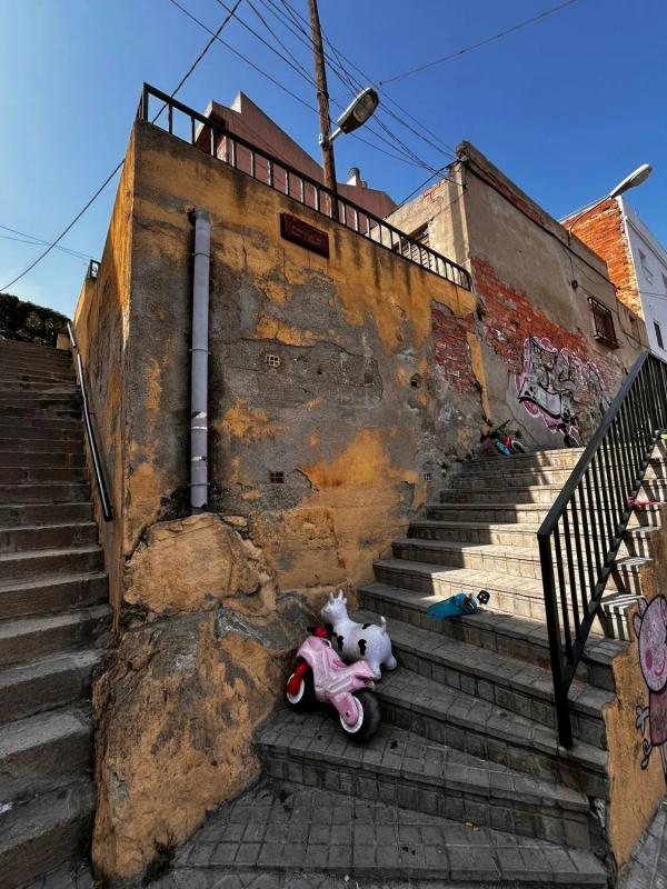 Działka na sprzedaż w Badalona, Barcelona photo 2