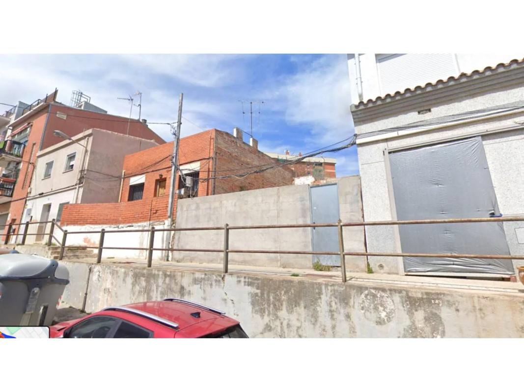 Terreno en venta en Badalona, Barcelona photo 1